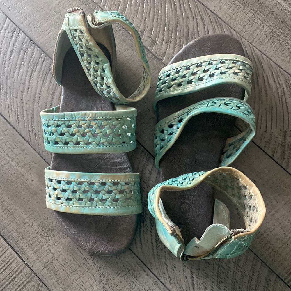 Roan leather sandals